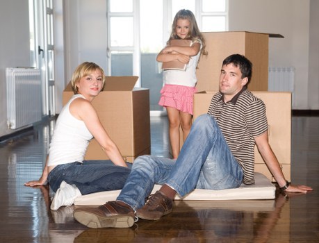 Local Hornchurch moving service with loading and unloading help